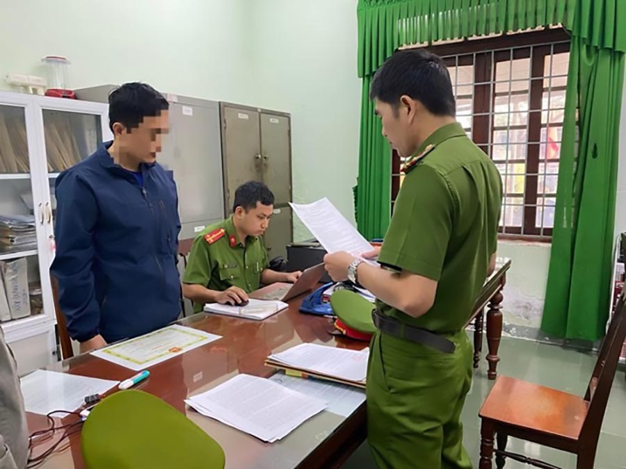 Kỷ luật Phó hiệu trưởng trường cấp 2 tại Thanh Hóa vì tổ chức đánh bài